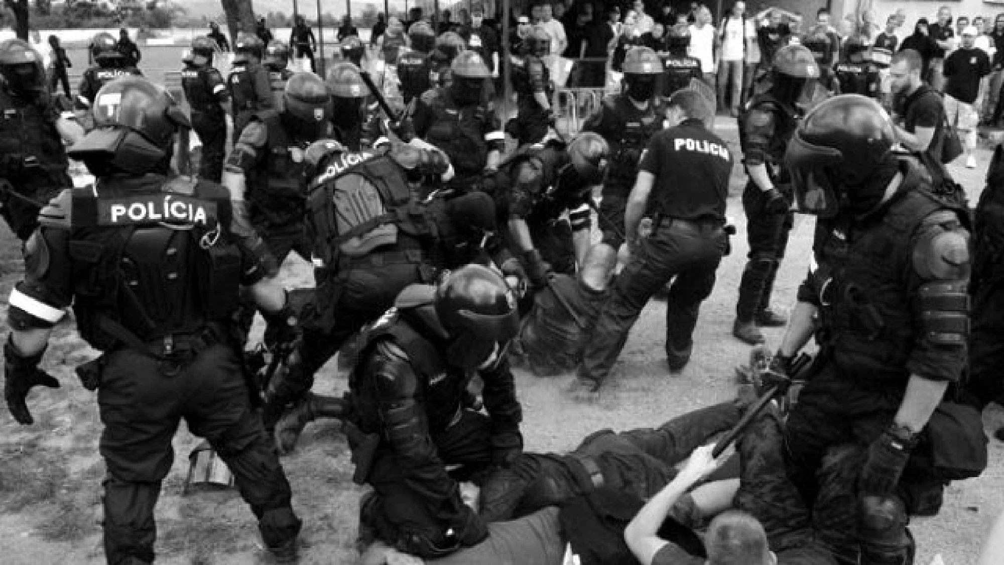 08.08.2009 / Slowakei: Neonazis liefern sich Straßenschlacht mit Polizei