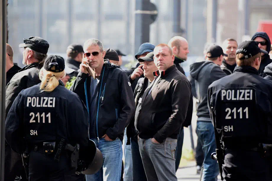 Neonazis aus dem Raum Bremen übernahmen die Koordinierung der anreisenden Teilnehmer*innen.