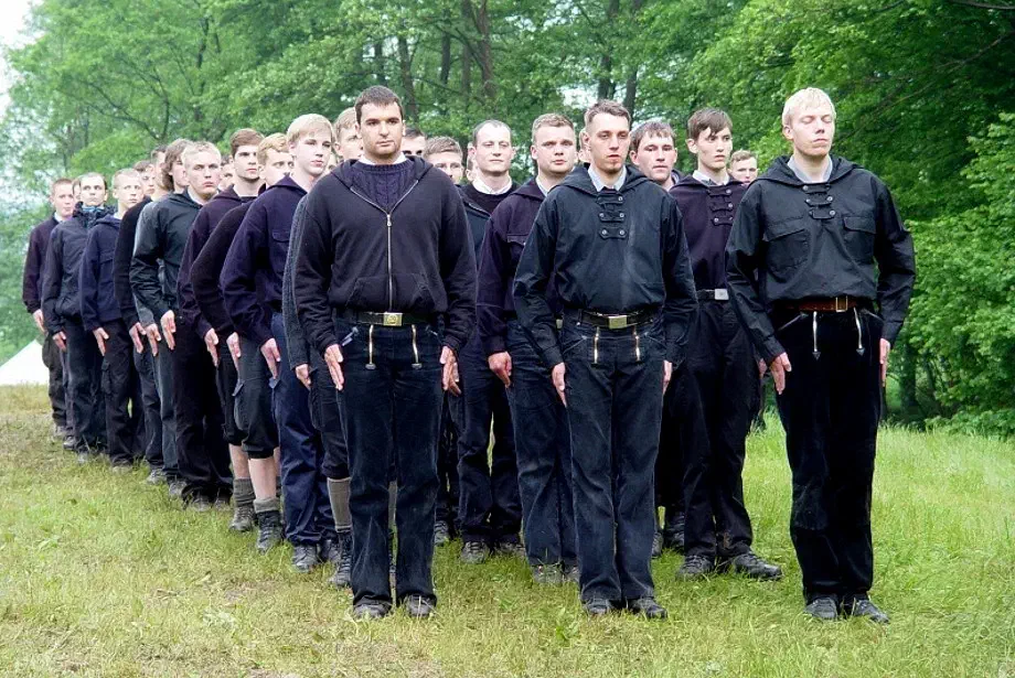 Vorrangiges Ziel der HDJ war die Herausbildung von "Kadern" und Fürungspersonen, die später innerhalb der organisierten Neonaziszene das Erlernte weitergeben.