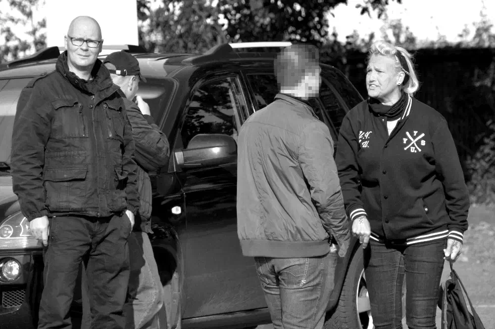 Links im Bild: Eckhard Aden, Vorsitzender des NPD-Unterbezirks Oldenburg