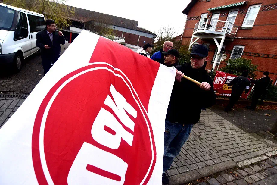 In der Vergangenheit agierte Wellhausen vor allem als Schatzmeister der NPD-Verden und verkündete 2012 seinen Austritt aus der Neonaziszene. Ob sein damaliger "Austritt" im Zusammenhang mit der Veruntreuung von NPD Geldern stand, bleibt bis auf weiteres das Geheimnis des Rotenburger NPD-Aktivisten. Zu einer Stellungnahme zeigte sich Wellhausen nicht bereit.