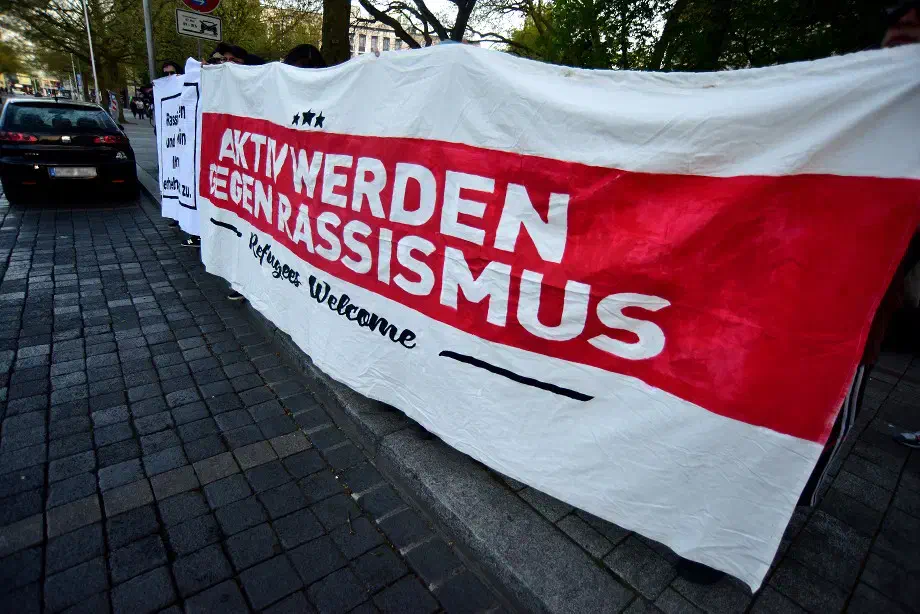 Ungestört konnte die Veranstaltung nicht durchgeführt werden. Antifaschistischen Gegenprotest verhinderte dies.