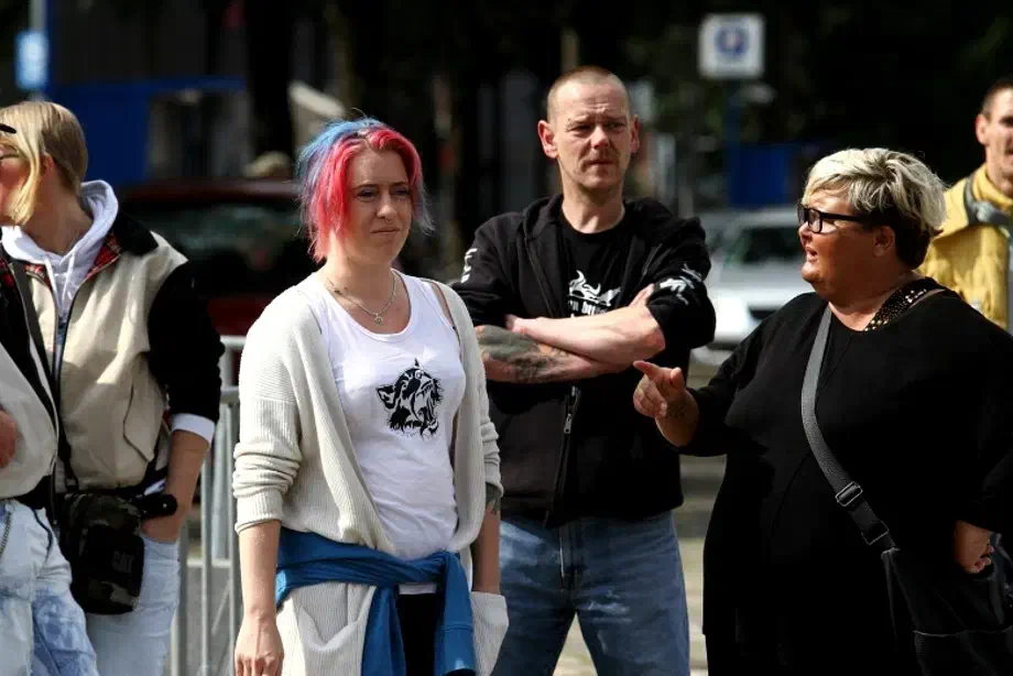 Neben AfD-SympathisantInnen erschien lediglich eine kleine Gruppe aus dem Dunstkreis der organisierten Bremer-Neonaziszene.