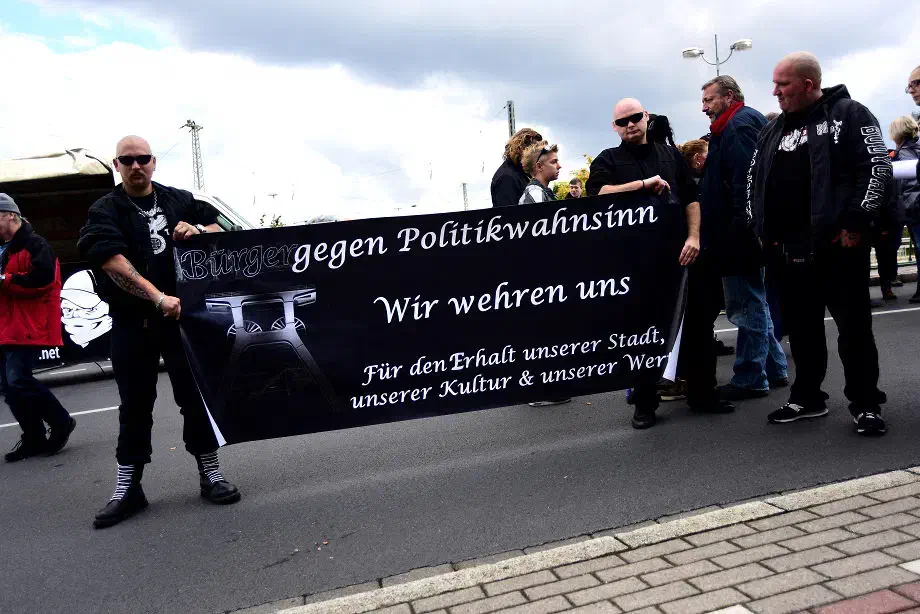 ... die zum Umfeld der Neonazigruppierung "Bürger gegen Politikwahnsinn" (BgP) gehörte. Einzelne Mitglieder der Gruppierung beteiligten sich im Vorfeld, wie auch am vergangenen Samstag, aktiv an der Ausrichtung der Veranstaltung.