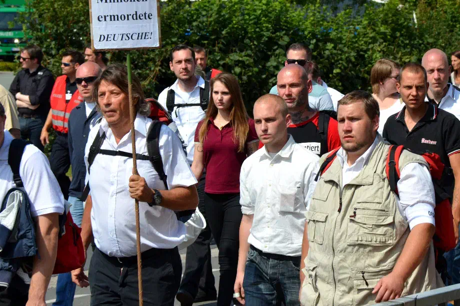 Seit Jahren nimmt Klaus Eikemeyer an internen Veranstaltungen sowie auch an Demonstrationen der norddeutschen Neonaziszene teil. Hier während eines Neonaziaufmarsches im August 2015 im niedersächsischen Bad Nenndorf.