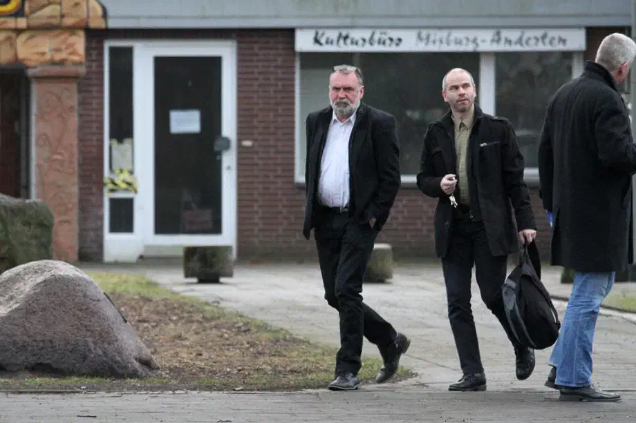 Zuende bringen konnte die AfD-Niedersachsen ihre Veranstaltung jedoch nicht: Am Samstag, den 11.2.2017, soll der Kandidatenparteitag der AfD im Bürgerhaus Misburg ab 10 Uhr weitergeführt werden.
