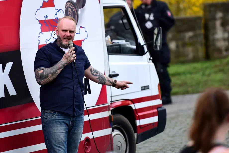Auch in Northeim fand sich David Köckert ("Th&üuml;gida") am Mikrophon wieder und hielt einen Redebeitrag.
