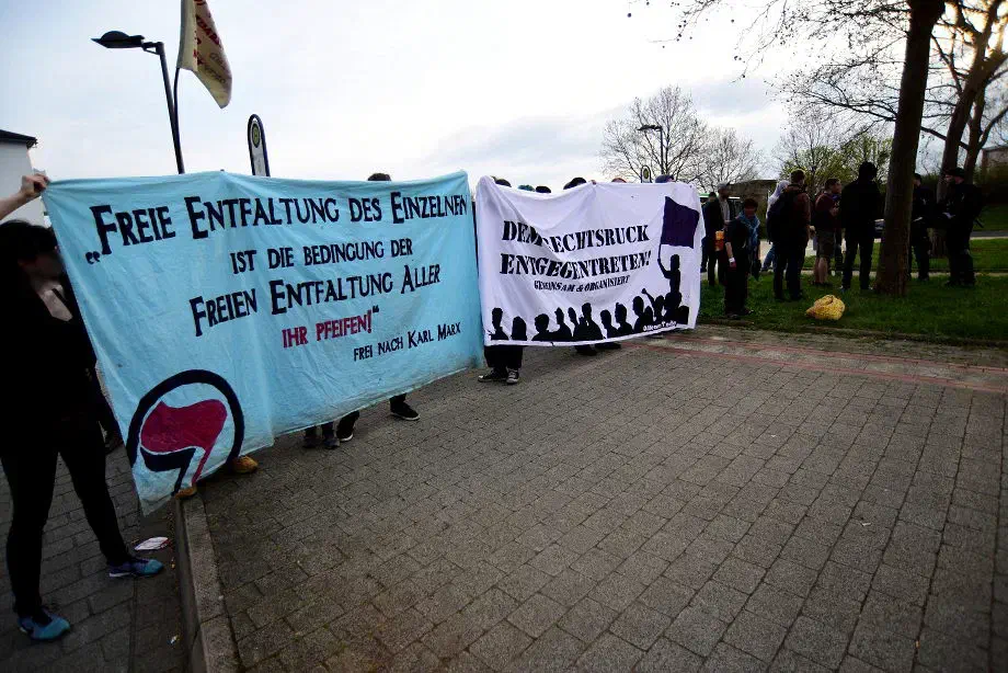 Auch in Northeim versammelten sich Gegendemonstrat*innen um gegen den Aufmarsch der Neonazis zu protestieren