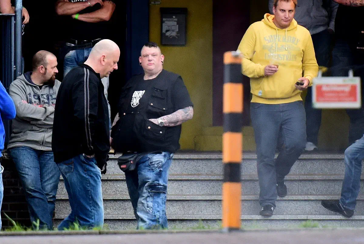 Auch der Bremer Neonazi Marcel Kuschela, aka "Captain Flubber" fühlte sich scheinbar wohl in den Räumlichkeiten und im Kreis des "Bandidos MC Northgate". Organisatorisch trat Kuschela in der Vergangenheit vor allem in den Strukturen von "HoGeSa" und "Gemeinsam Stark Deutschland" (GSD) in Erscheinung. Im vergangenen Jahr zog sich Kuschela aus diesen Strukturen weitestgehend zurück.
