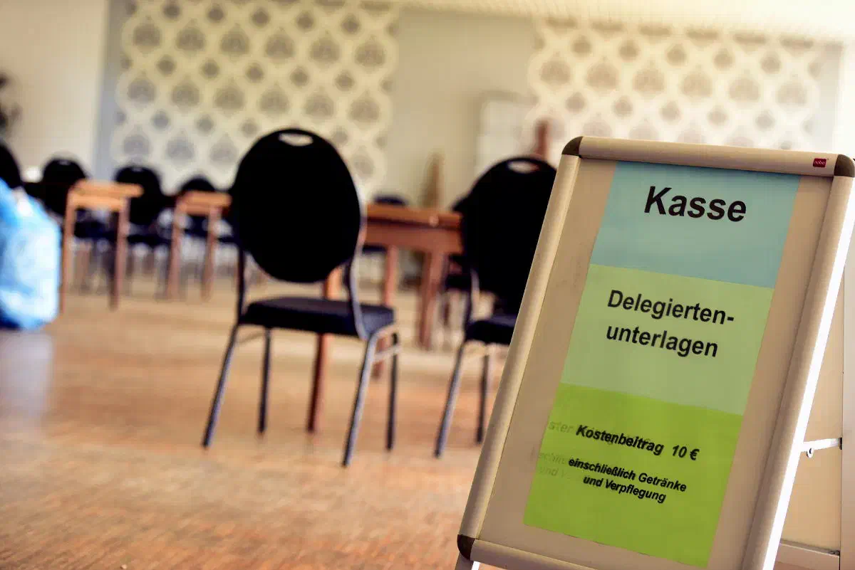 Veranstaltungsteilnehmer*innen hatten einen Kostenbeitrag zu entrichten.