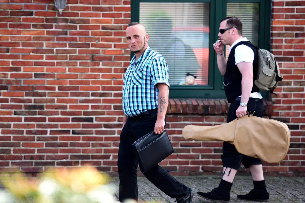 Andreas Haack vom NPD-Unterbezirk Stade. Organisatorisch war Andreas Haack jahrelang in parteifreien Neonazigruppierungen aktiv. Heute gilt Haack als ein Bindeglied zwischen NPD und militanter "Kameradschaftsszene" im nördlichen Niedersachsen. Innerhalb der NPD-Niedersachsen agierte Haack zuletzt als stellvertretender "Organisationsleiter" der NPD-Niedersachsen. Im Verlauf des nun stattgefundenen Landesparteitages wurde Andreas Haack von den NPD-Delegierten zum stellvertretenden Landesvorsitzenden gewählt. Ferner vertritt Haack die NPD-Niedersachsen bei der niedersächsischen Landtagswahl 2018 auf dem Listenplatz 4 der Landesliste.