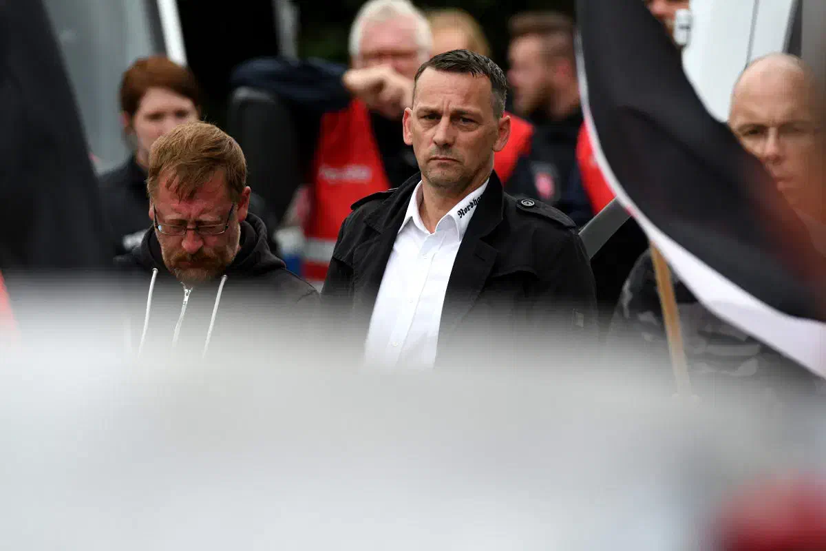 Auch in Vienenburg wurde Dieter Riefling (links im Bild), welcher die Kundgebung in Vienenburg anmeldete, mit einem behördlich verordnetem Redeverbot belegt.