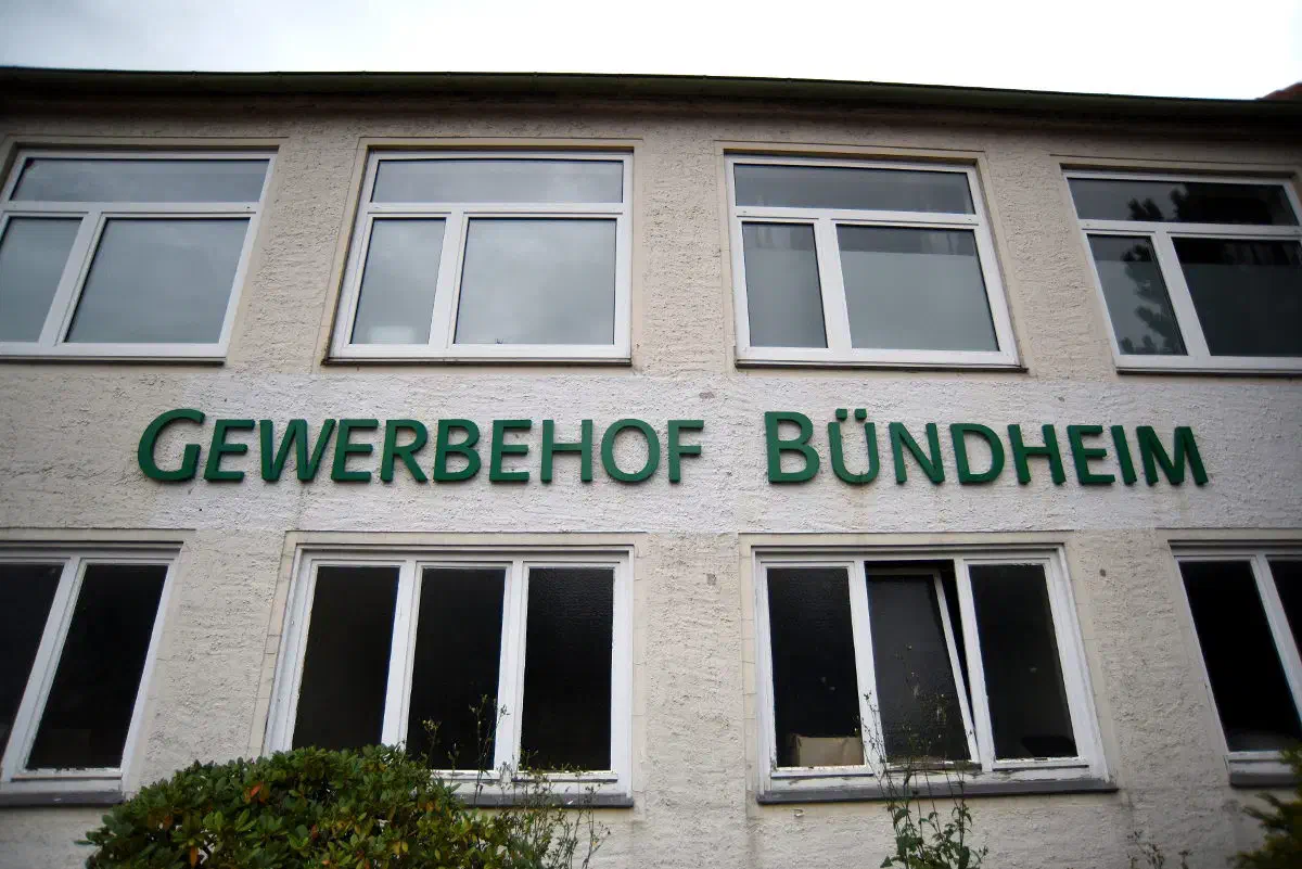 Als Veranstaltungsort sollte der Gewerbehof Bündheim fungieren. Einem weitestgehend leerstehendes Objekt im Gewerbegebiet von Bad Harzburg, in welchem bereits in der Vergangenheit einschlägige Veranstaltungen der Neonaziszene stattfanden
