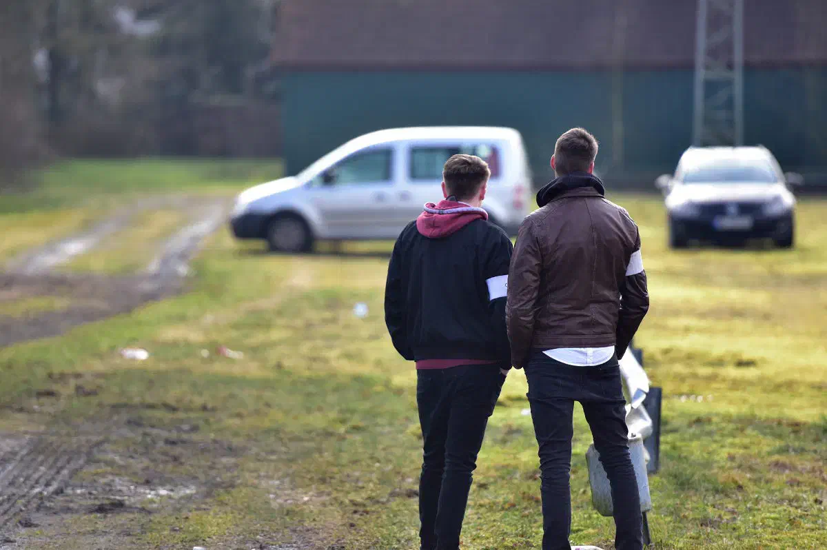 Bei dem eigentlichem Veranstaltungsort handelte es sich um den sogenannten "Dancing Club" in Karlshöfen. Der an die Discothek angrenzende Parkplatz wurde von Ordnerkräften der NPD bewacht, welche die Einweisung der anreisenden Fahrzeuge übernahmen.