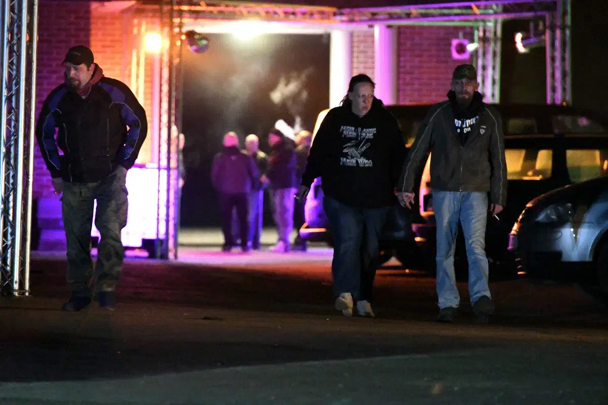 Gegen 22:00 Uhr verließen die Teilnehmer*innen den Veranstaltungsort. Eine Fortführung in Karlshöfen war nicht mäglich. Im Anschluß an die NPD-Veranstaltung fand in den Räumlichkeiten der Discothek ein Kohlball statt.