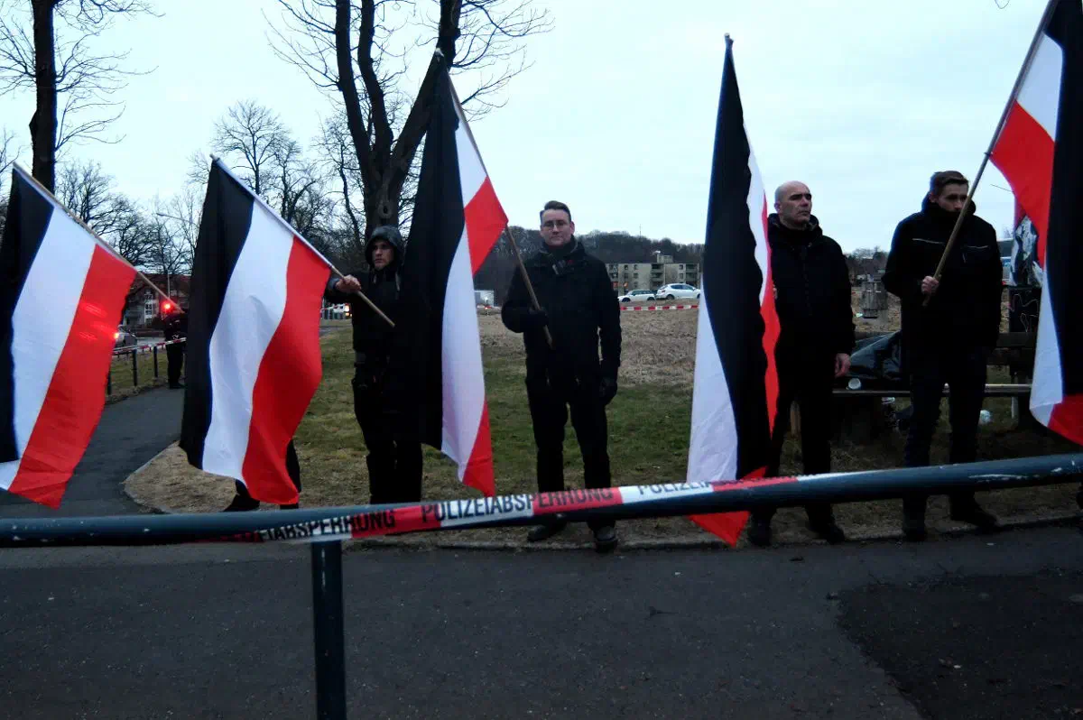 Ein Aufgebot der Polizei riegelte den Veranstaltungsort der Neonazis weitestgehend ab.