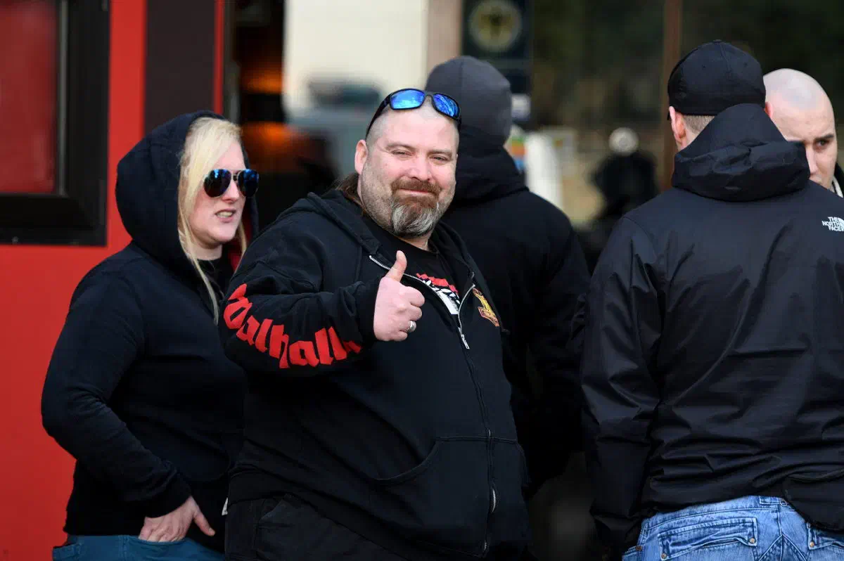 Neonazis wie Lars Schulz (Bild), der sich vor allem um die Koordinierung der angekündigten Rechtsrockbands bemühte, hofften somit bis zum Schluß auf eine erfolgreiche Durchführung des geplanten NPD-Kongresses.