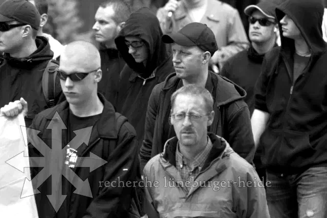 Als der erste TddZ am 6.6.2009 in Pinneberg durchgeführt wurde hatte Dieter Riefling keinen wesentlichen Anteil an Organisation und Ausrichtung und war nur ein Mitläufer unter etwa 200 Neonazis.