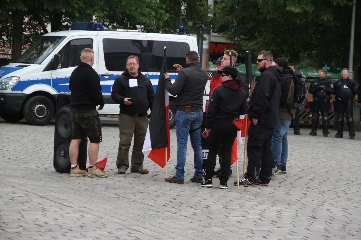 In der Hoffnung auf weitere Kundgebungsteilnehmer*innen warteten die Goslarer jedoch noch längere Zeit mit dem Beginn ihrer Kundgebung.