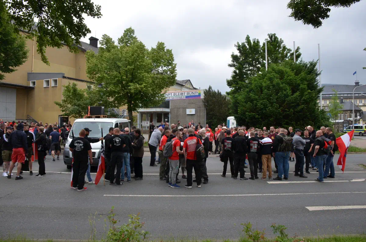 Mit mindestens 400 Teilnehmer*innen hatten die Organisator*innen um den "die Rechte"-Verband "Süd-Ost-Niedersachsen" gerechnet. Am Ende wurden es nur knapp 260.