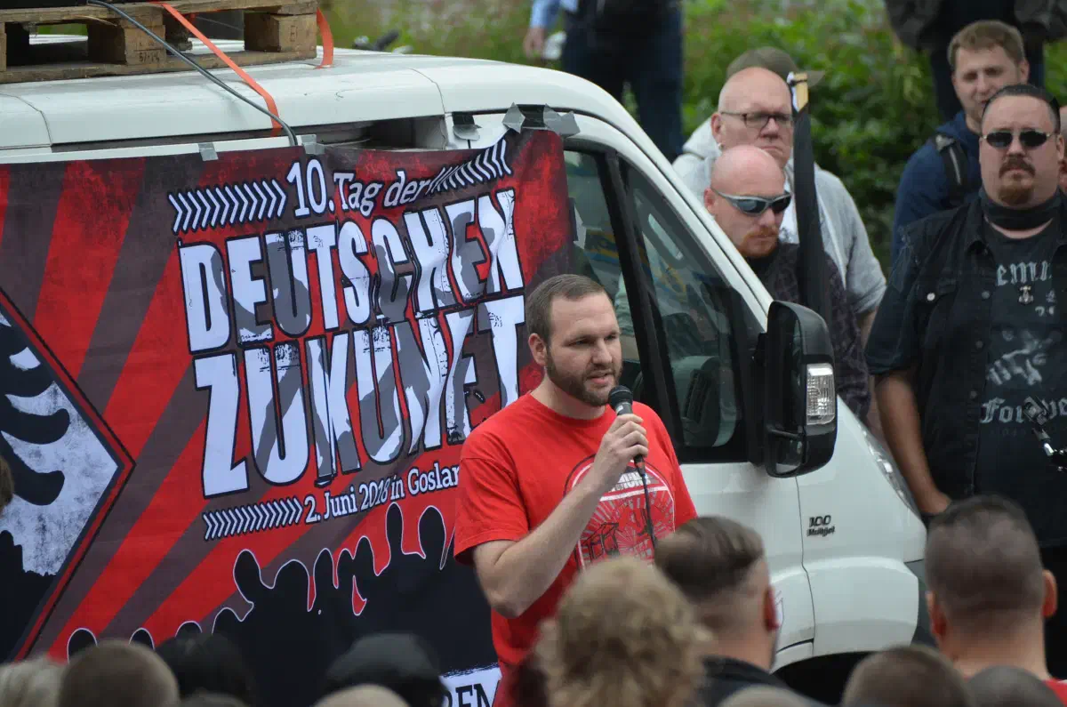 Als erster überregionaler Redner trat Sascha Krolzig aus Nordrhein-Westfalen ans Mikrofon.