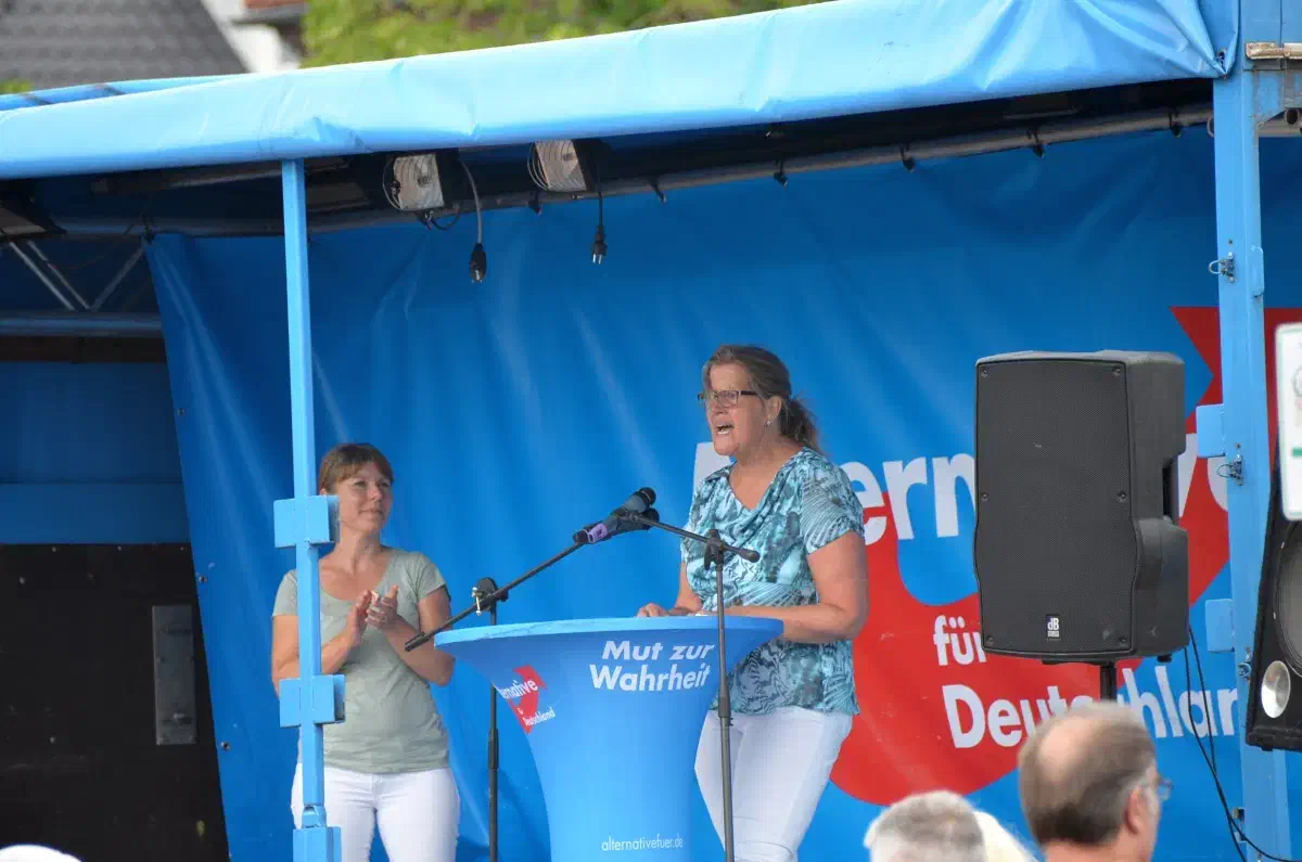 Silke Rohde aus Celle hielt ebenfalls einen Redebeitrag.