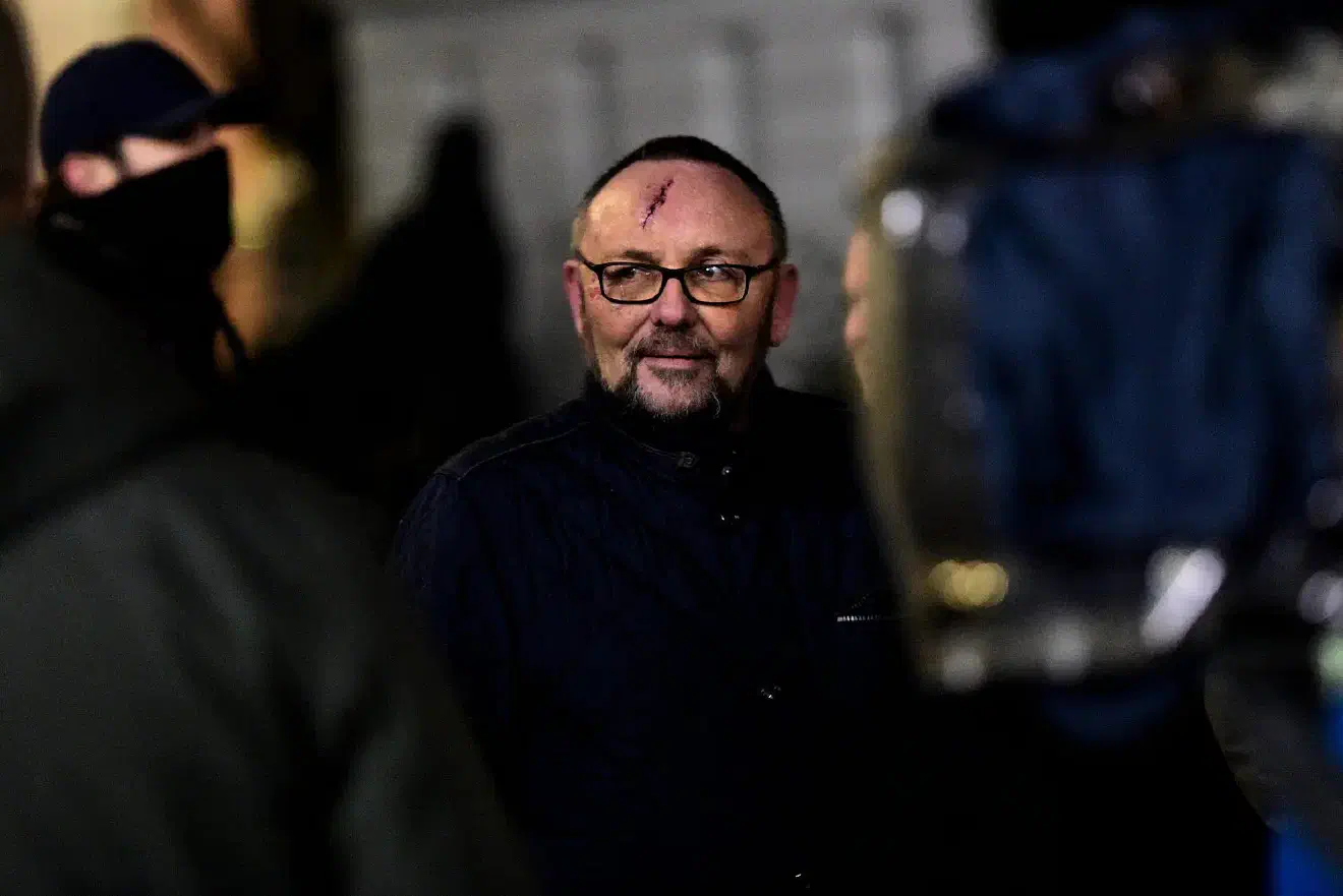 Magnitz war nach einer Attacke zu Boden gestürzt und zog sich durch den Sturz eine Kopfverletzung zu. Die AfD bezeichnete den Vorfall als "Mordanschlag".