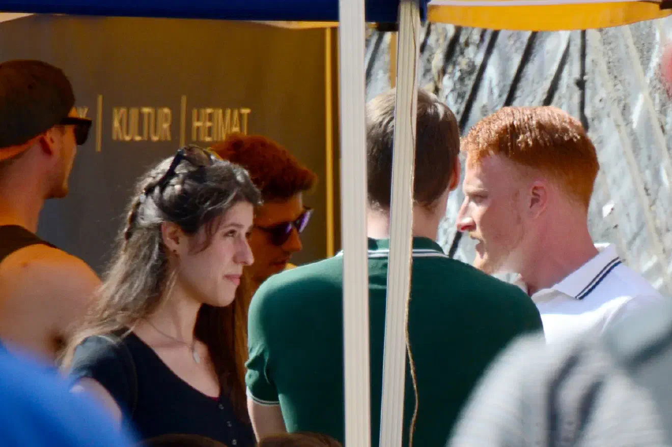 Aline Catinca Manescu (links) und der Ex-Delmenhorster Mario Müller (rechts)