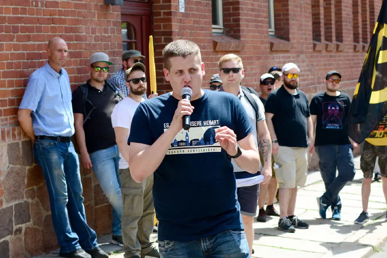 Führungskader wie Daniel Fiß versuchten -sichtlich genervt- die Situation zu skandalisieren.