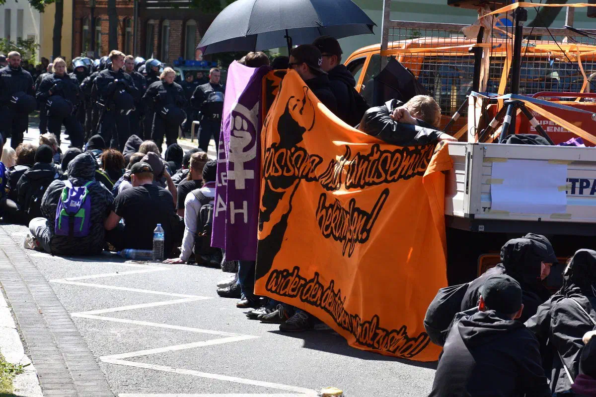 Eine Demonstration der Partei am 18.05.2019 in Hildesheim konnte aufgrund von Gegenprotesten die geplante Route nicht durchsetzen. Auch die Anzahl der Teilnehmer*innen blieb weit hinter den Erwartungen zurück. Von den ursprünglich 100 angemeldeten Teilnehmer*innen erschienen lediglich etwa 20 Personen.