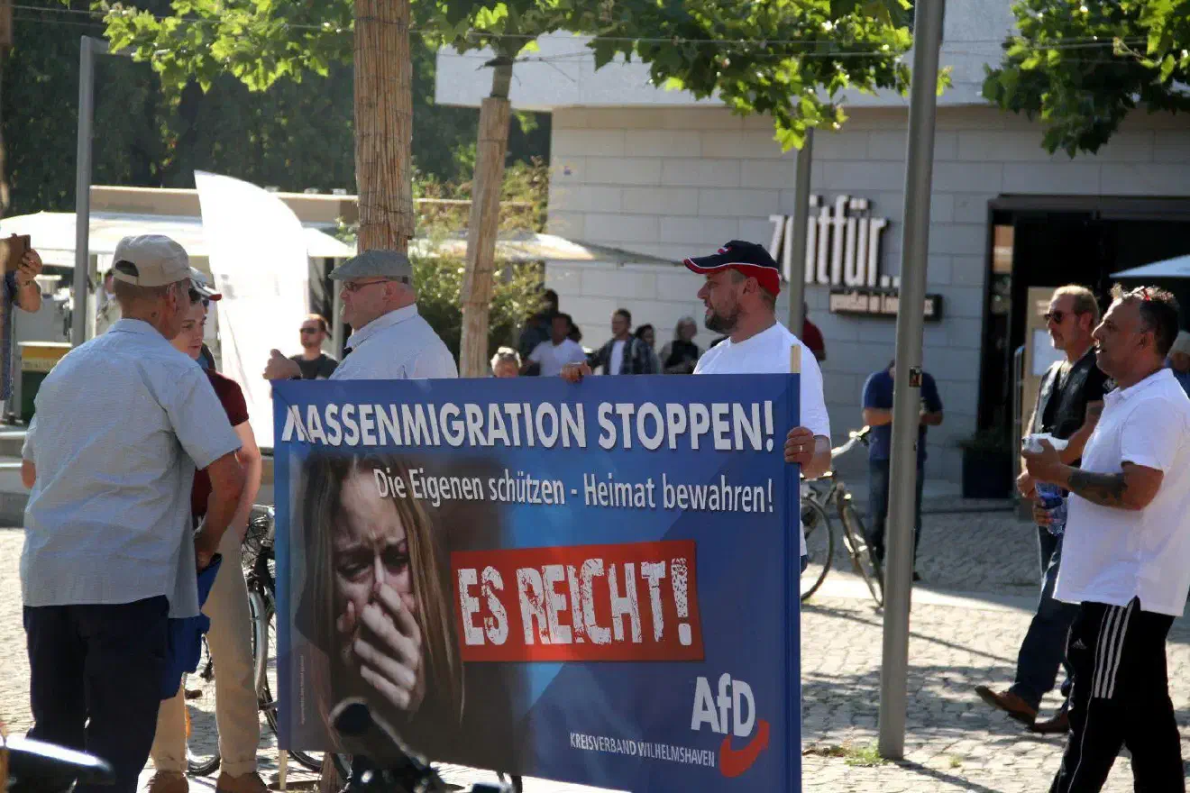 und begann erst etwa 2 Wochen vor der Veranstaltung selbst.