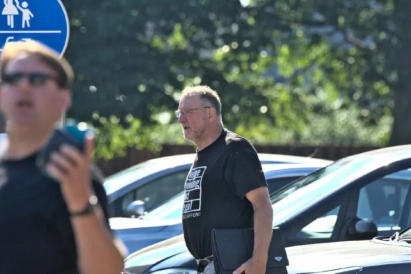 Gerd Breternitz aus Dickel (Rehden) im Landkreis Diepholz. Er ist ebenfalls stellvertretender Fraktionsvorsitzender. Allerdings im Kreistag Diepholz.