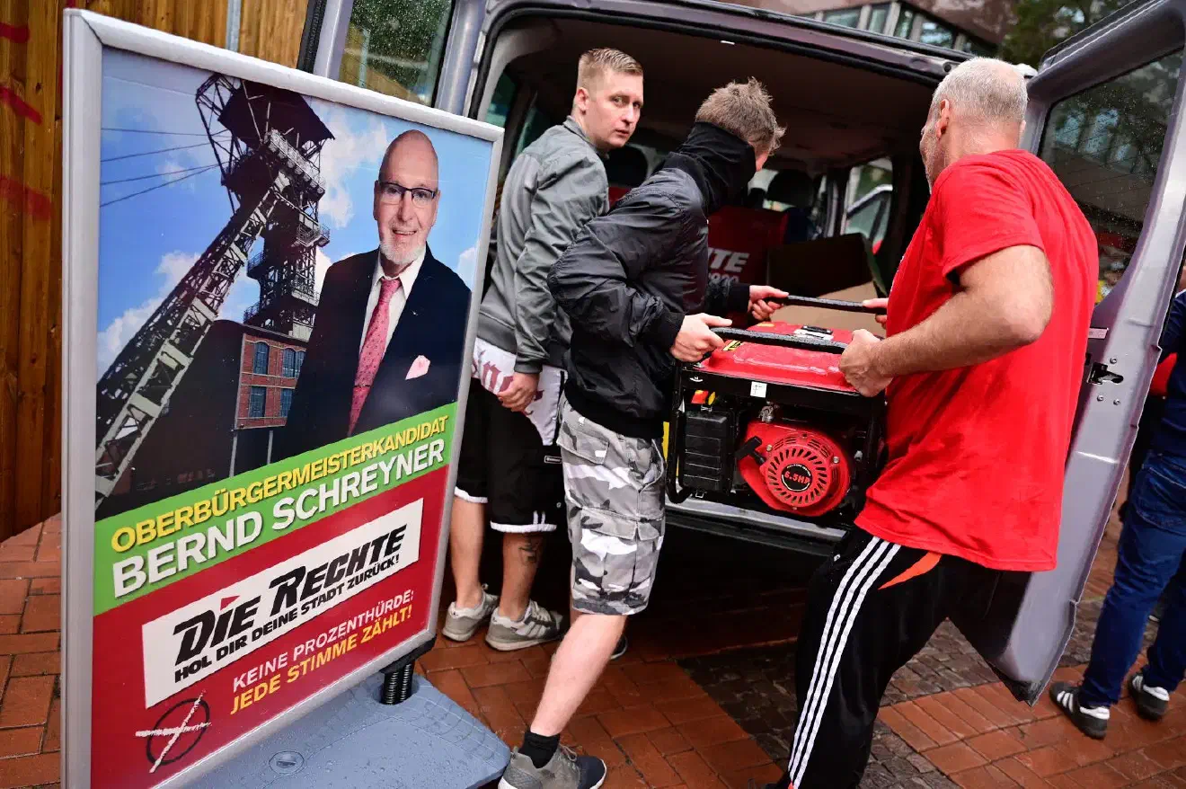 Die Kundgebung richtete sich inhaltlich gegen das Verbot der Neonazikameradschaft "Nationaler Widerstand Dortmund" (NWDO), dass vor acht Jahren, am 23. August 2012 erfolgte. 