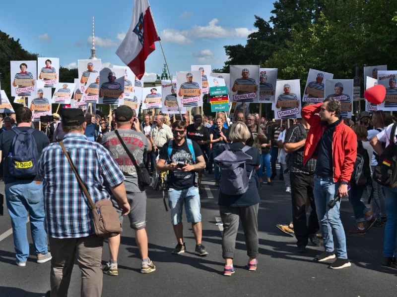 Anti-Corona und Neonazi-Demonstration in Berlin (Teil 2)