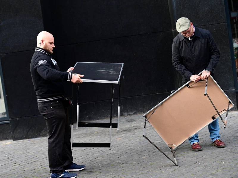 Infotisch Partei "Die Rechte" in Braunschweig