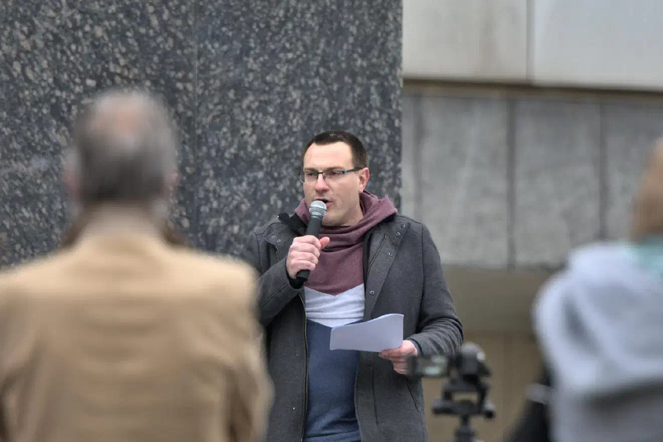 Stefan Hartung, NPD-Stadtratsmandat in Aue-Bad Schlema, im Kreisrat im Erzgebirgskreis, Kreisvorsitzender im NPD-KV Erzgebirge, sowie stellvertretender Vorsitzender der Partei »Freie Sachsen«.
