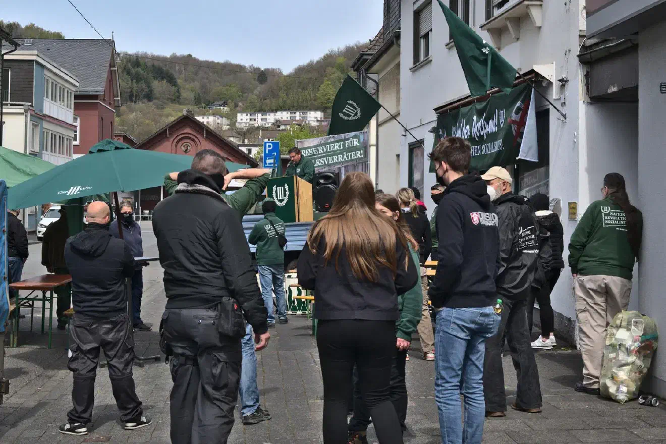 Der Auftaktort war vor dem Parteibüro in der Schlachthausstraße 2.
