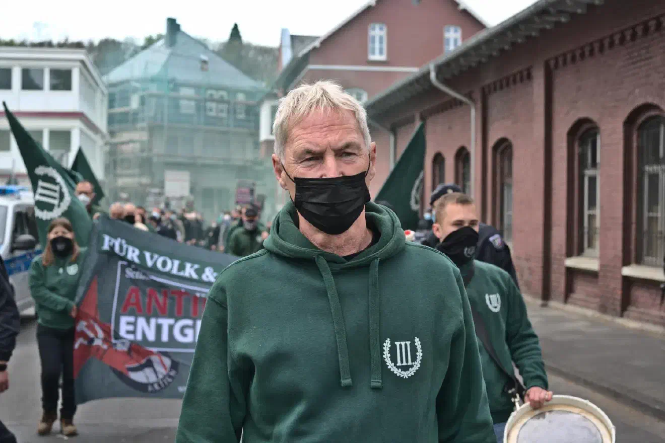 Angeführt wurde der Zug von Klaus Armstroff, dem Gründer und Bundesvorsitzenden der Partei.