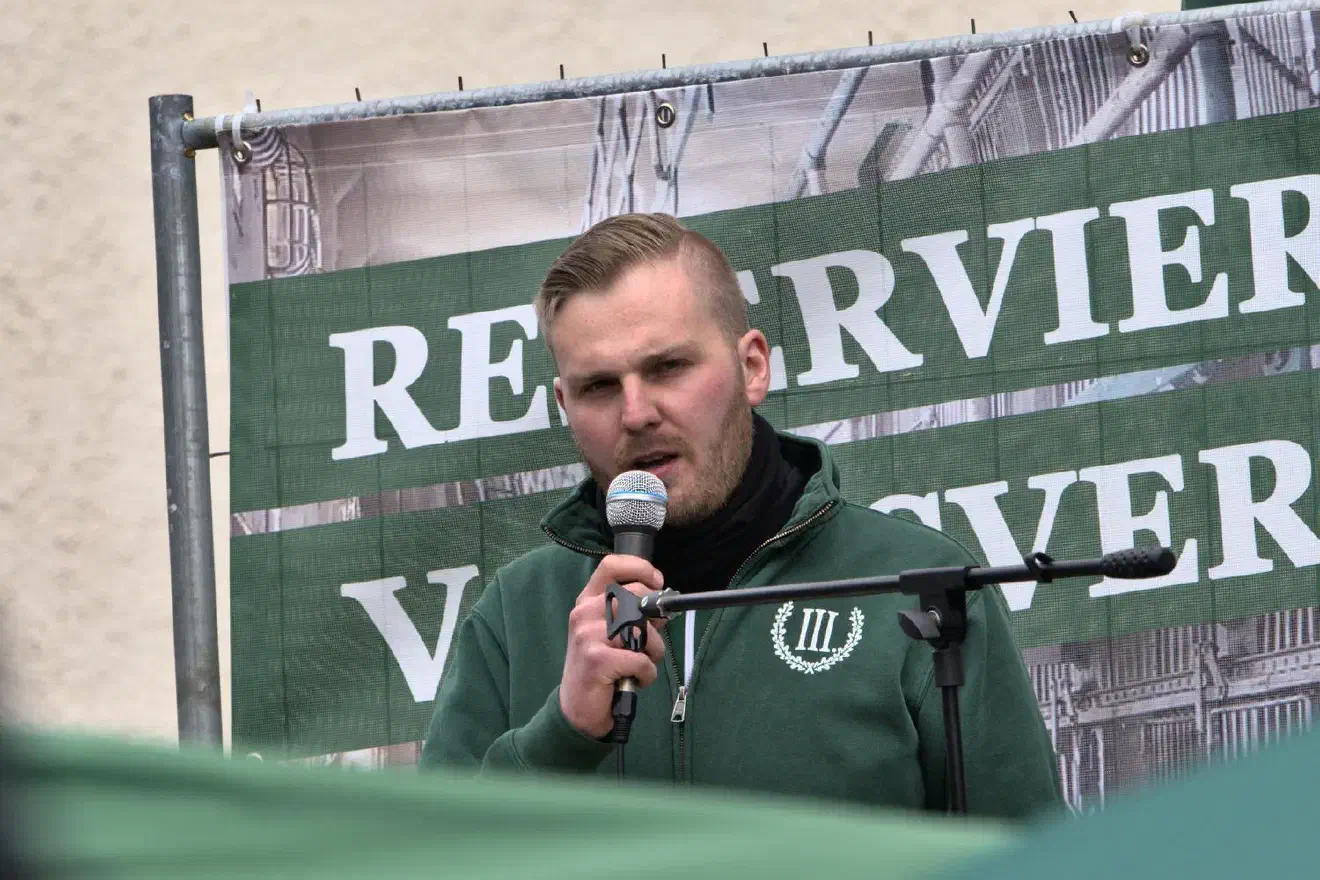 Julian Bender war Versammlungsleiter und übernahm Redebeiträge.