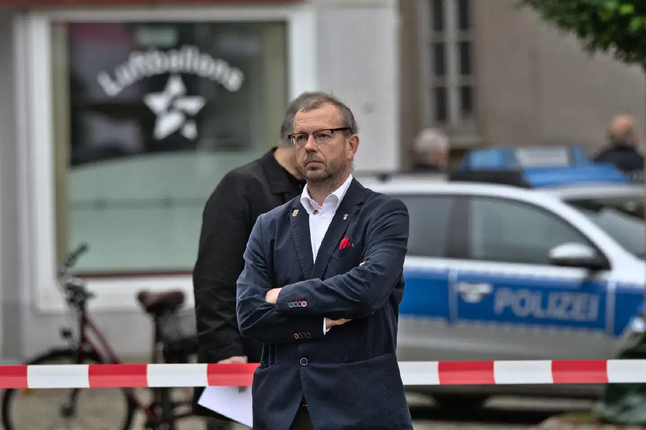 Als dritter Redner trat der Bundestagskandidat Stefan Marzischewski auf.