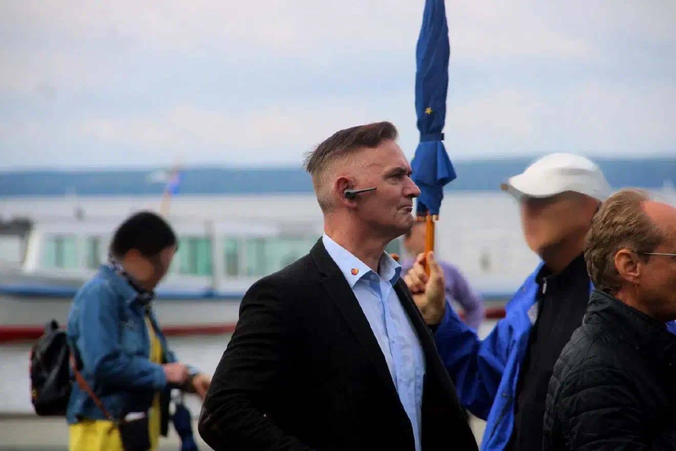 Unter den Teilnehmer*innen befand sich auch Vorsitzende des AfD-Kreisverbandes Diepholz und Landesvorstandmitglied Andreas Iloff aus Kirchdorf. Dass Iloff gemeinsam mit Mitgliedern seines Kreisverbandes diese Veranstaltung besucht, ist nicht verwunderlich, gründete er doch gemeinsam mit Dietmar Friedhoff und Dirk Brandes 2018 mit dem „Pegasus Germanus“ eine parteiinterne Gruppierung, die sich selbst als „politische Interessengemeinschaft wertkonservativer Patrioten“ bezeichnete  und als Hauptredner für ihre erste Veranstaltung Björn Höcke eingeladen hatte, was die damalige Landesvorsitzende Dana Guth aber zu verhindern wusste.
