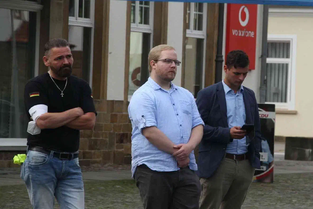 Bei den Teilnehmer:innen handelte es sich fast ausschließlich um Mitglieder und Sympathisant:innen des AfD Kreisverbandes, dessen Vorsitz erst in diesem Jahr nach längerer Vakanz neu gewählt wurde.