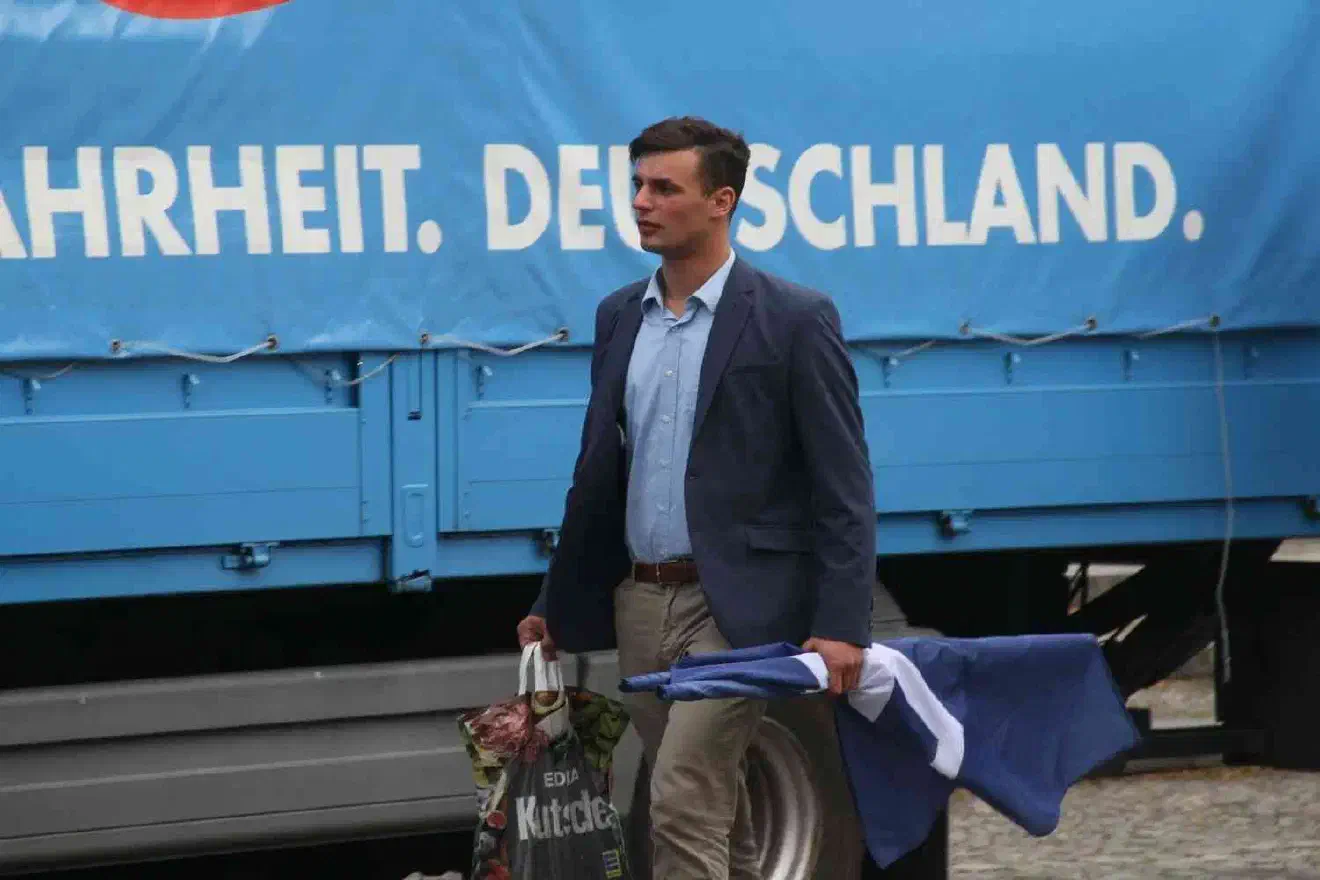 Der einzige Redner, der nicht zu den regionalen Strukturen  gehört, war Lucas Vogt aus Salzgitter. Vogt, der in der Vergangenheit häufiger an regionalen und überregionalen Veranstaltungen des Flügels teilnahm, wurde bei der Neugründung der Jungen Alternative in deren Landesvorstand gewählt.