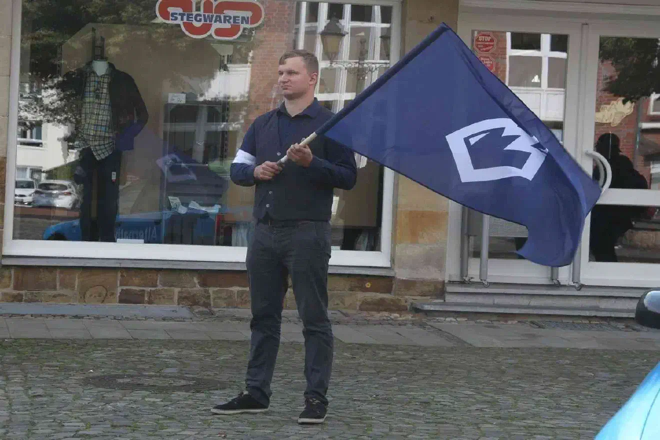 Allerdings hat sich  mit der „Jungen AfD“ , die seit längerer Zeit in Hannover und der Region Hannover aktiv ist und vom AfD-Bundestagsabgeordneten Dietmar Friedhoff protegiert wird, auch hier eine Parallelstruktur entwickelt.