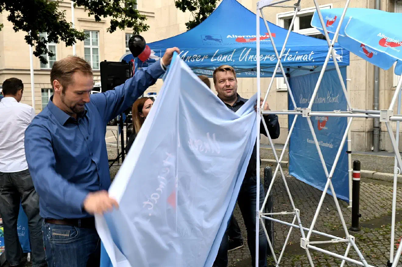 Unter dem Motto "Kinder schützen! Impfpflicht verhindern!" sollte – so die AfD Niedersachsen – ein deutliches Signal gegen das Impfen von Kindern und Jugendlichen gesetzt werden.