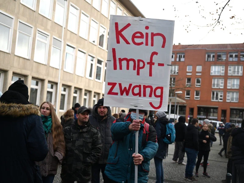 Kundgebung der AfD Niedersachsen und Impfgegner*innen in Hannover