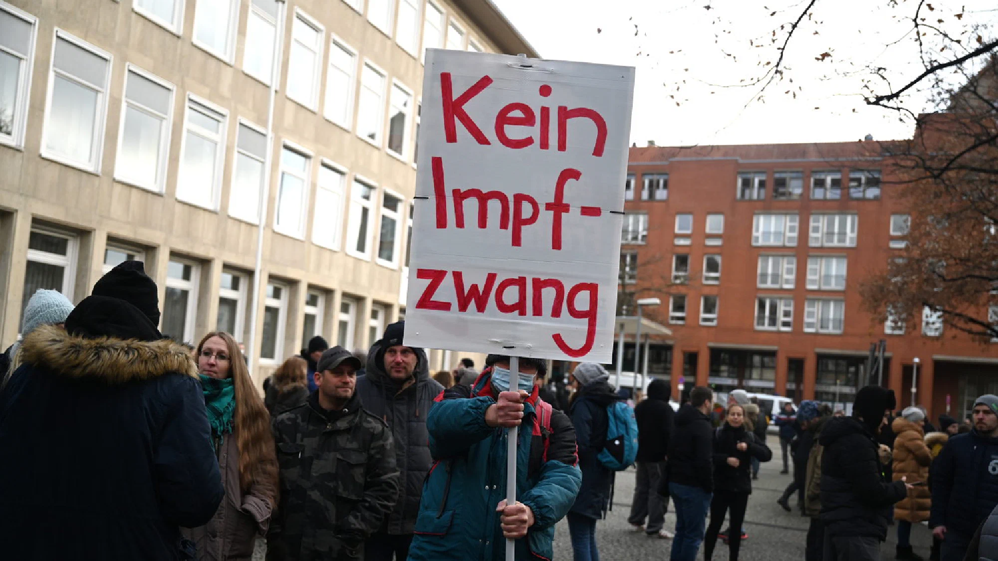 Kundgebung der AfD Niedersachsen und Impfgegner*innen in Hannover