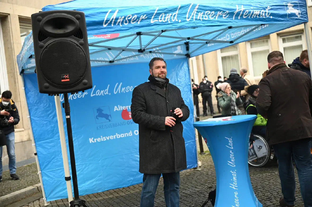 Zum Organisationskreis der nun durchgeführten Kundgebung gehörten insbesondere Stephan Bothe (hier im Bild) und Marcel Queckemeyer von der AfD-Osnabrück.