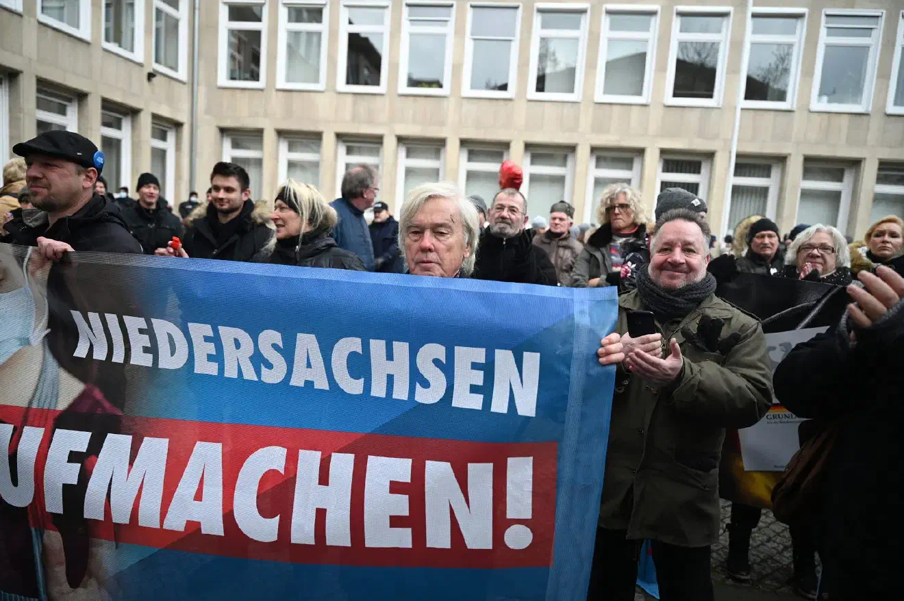Zu den Teilnehmer:innen gehörte auch Hartwin Diesing (Bildmitte) von der AfD-Hannover-Land...