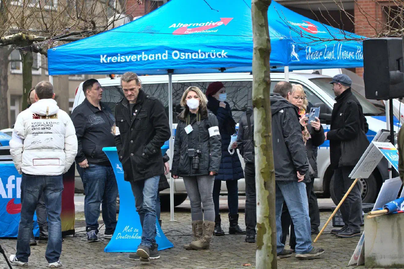 Die Veranstaltung unter dem Motto »Schluss mit dem 2G-Irrsinn, Freiheit für Land und Bürger!« wurde im Vorfeld auf unterschiedlichen AfD-Seiten beworben. Es wurde außerdem im Vorfeld auch Flyer verteilt.